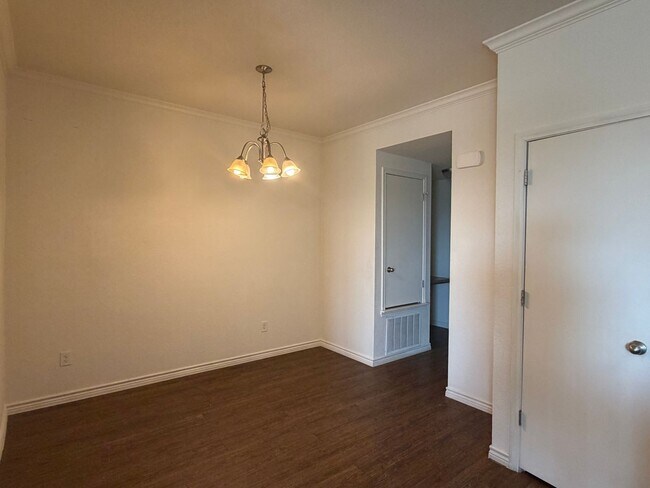 Building Photo - 403 Olaf Dr