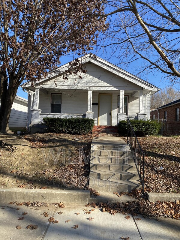 Primary Photo - 2445 N Parker Ave