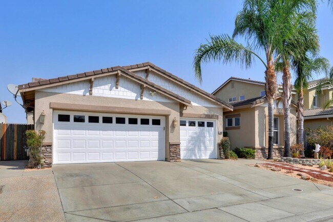 Building Photo - 5630 Lilyview Way