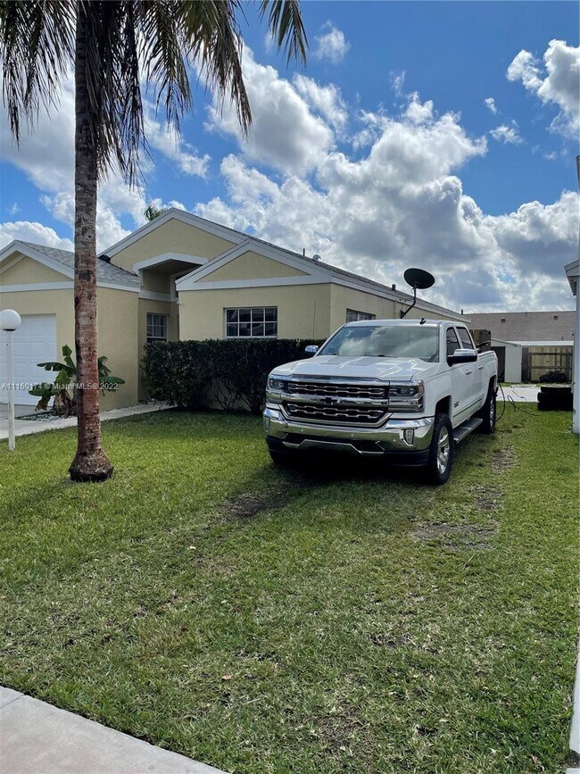 Foto del edificio - 12828 SW 146th Ln