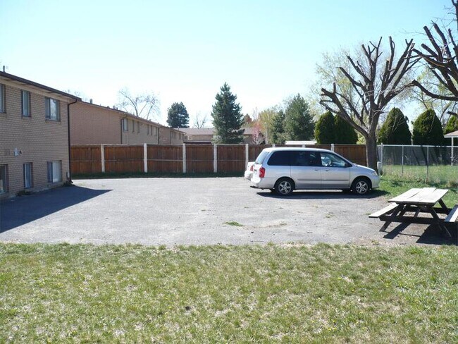 Building Photo - 1542 S 400 E