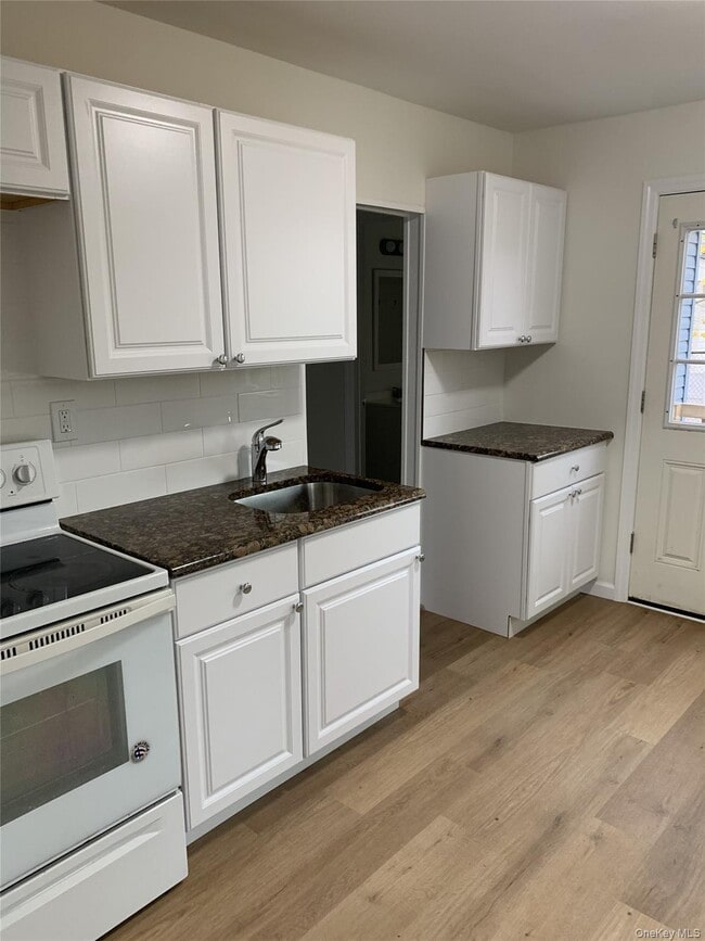 Building Photo - 99 Tower St