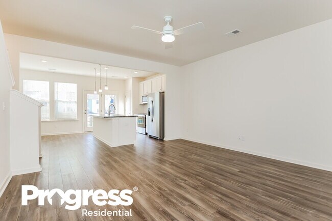 Building Photo - 670 Trotters Ln