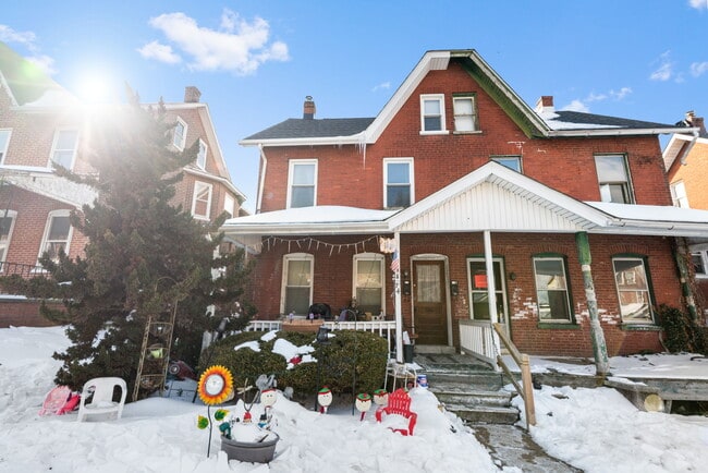 Building Photo - 74 S 6th Ave