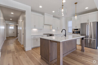 Building Photo - 4646 S Selatir Way