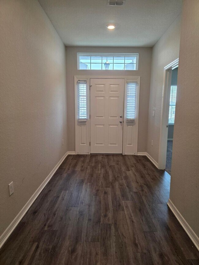 Foto del edificio - 4-Bedroom, 2.5-Bathroom in Lakeland