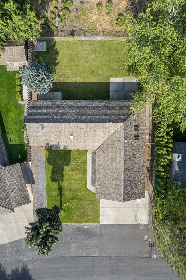 Foto del edificio - Beautiful Home In Quiet Neighborhood