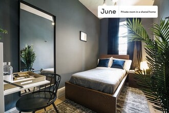 Building Photo - Room in Shared 5 bed/1 bath home in Hell's Kitchen