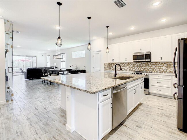 Building Photo - 303 Miro Dr