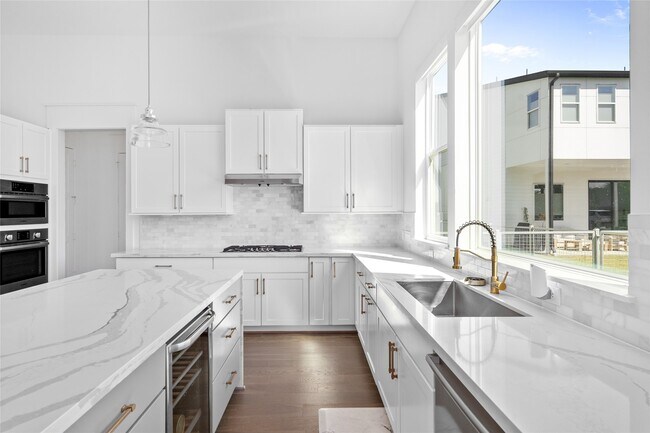 Foto del edificio - 9855 Mocking Bird Hill Ln