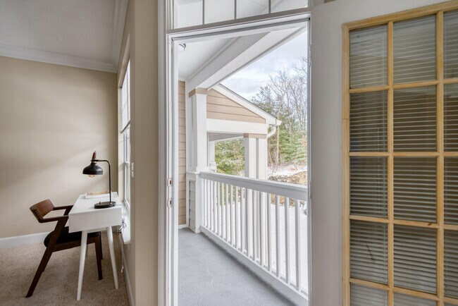 Building Photo - 1449 Main St