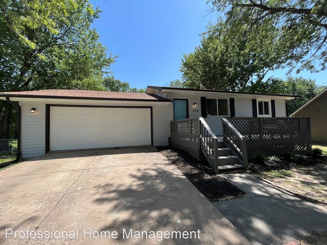 Foto principal - 4 br, 3 bath House - 320 N Ward Pkwy