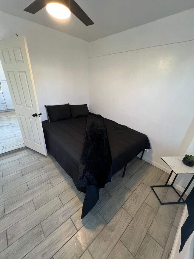 Foto del edificio - 1155 N Bryant Ave
