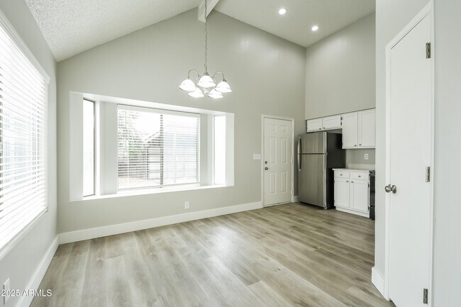 Foto del edificio - 2229 W Ross Ave