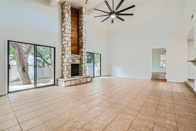 Foto del edificio - Charming Home in an Established Neighborhood — No Cookie-Cutter Living Here!