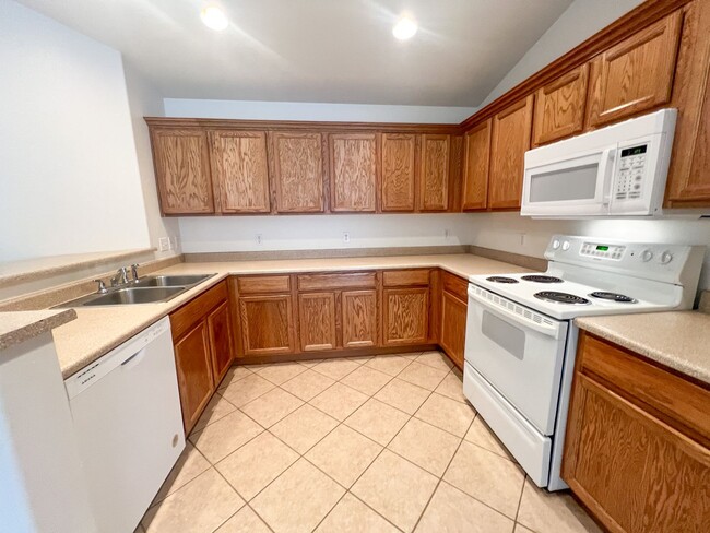 Building Photo - HOUSE: VERDE SANTA FE COMMUNITY-AMANTE-COR...