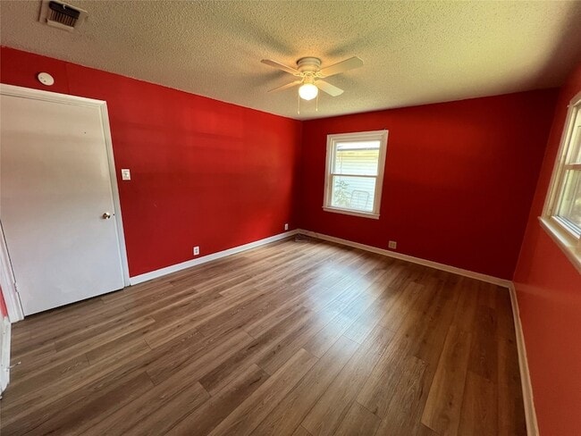 Building Photo - 1515 N Binkley St