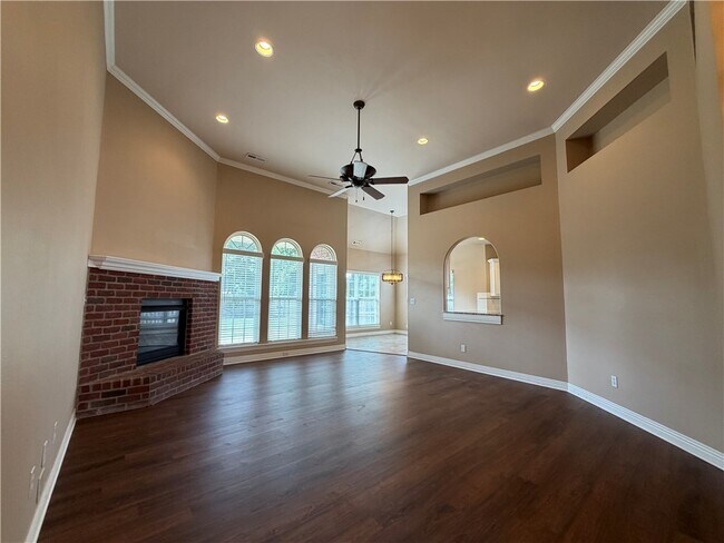 Building Photo - 4410 W Braymore Dr