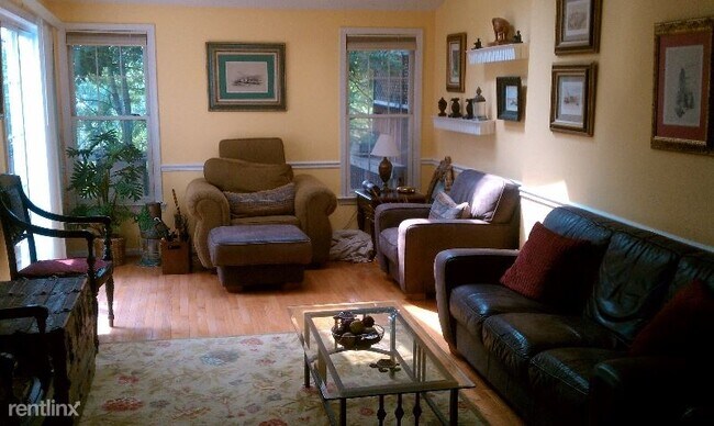 Building Photo - 4 br, 3.5 bath Townhome - 20945 Sandstone ...