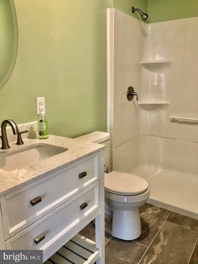 6373 Railroad St, Mount Jackson, VA 22842 House Rental in Mount