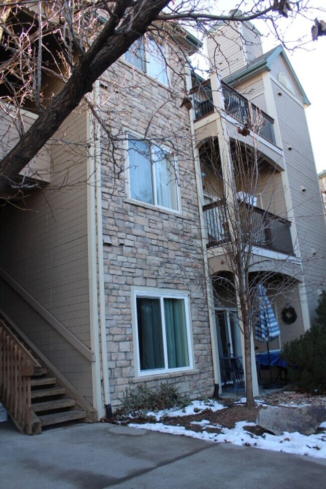 Foto del edificio - Littleton 2 br/2 ba Condo in Mountain Gate III!