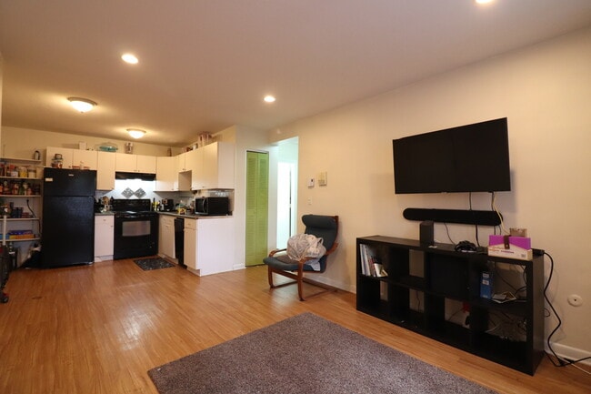Building Photo - 256 Parker Hill Ave