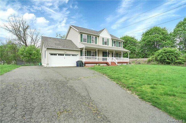 Foto del edificio - 1 Tomkins Ave