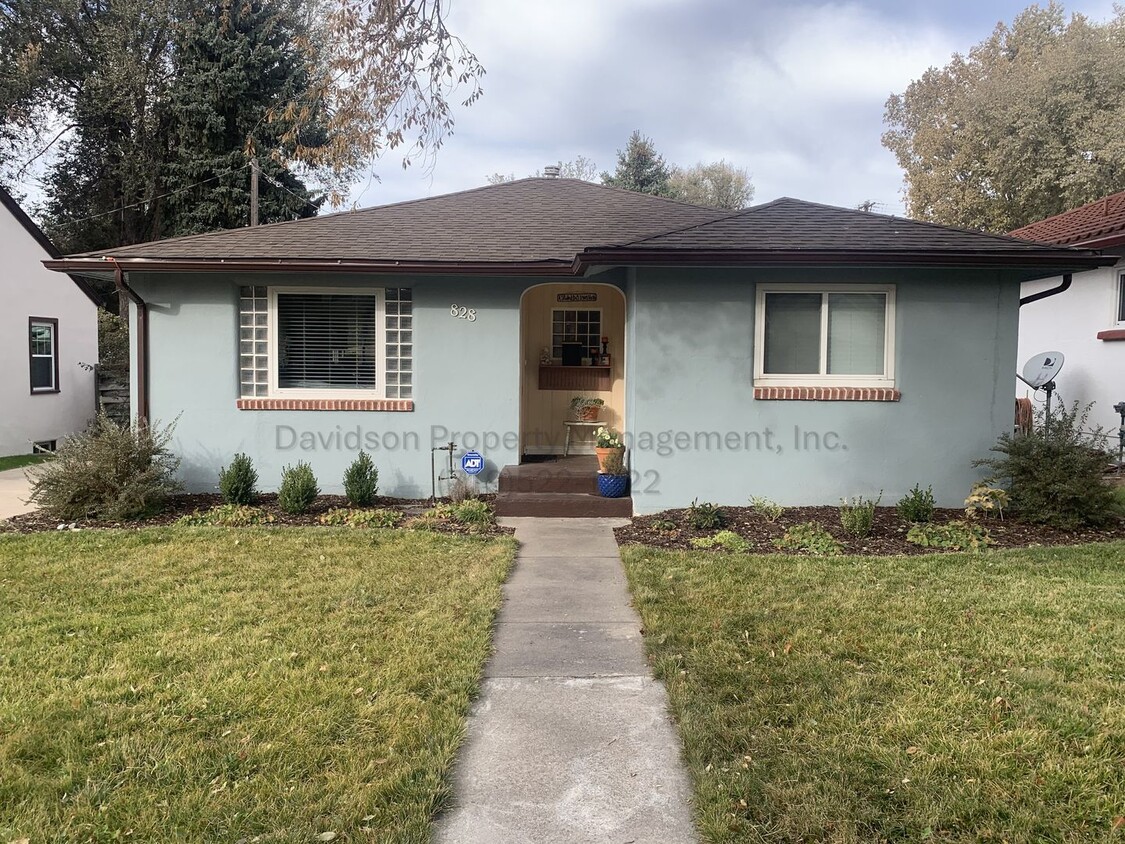 Primary Photo - Updated 3 Bedroom Rancher in Middle Shooks...
