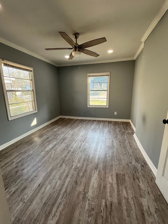 Building Photo - 2635 Royal St