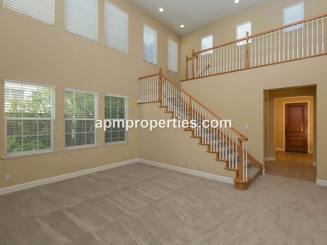 Foto del edificio - Upscale 4 Bedroom, 3 bath at Windemere in ...