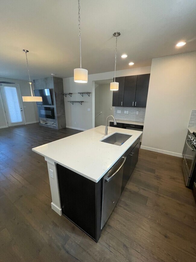 Foto del edificio - 2 Bed 2.5 Bath Townhouse in Broomfield Ava...