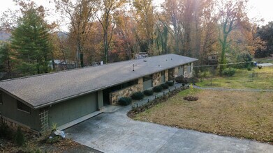 Building Photo - 111 Dana Dr