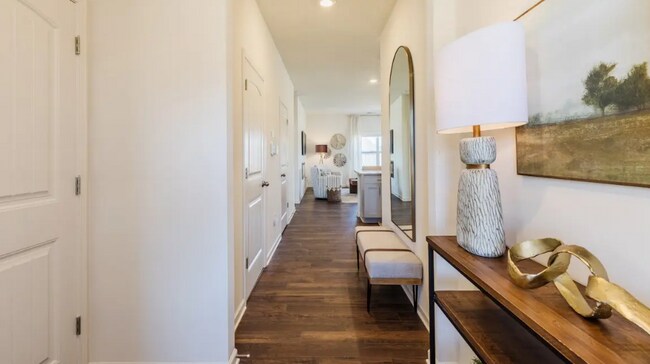 Foto del edificio - 9011 Old Lebanon Rd