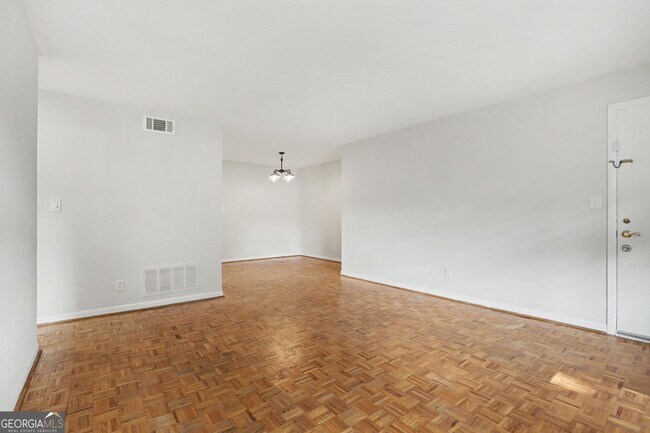 Foto del edificio - 3535 Roswell Rd NE