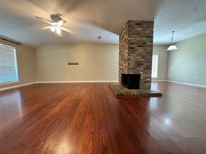 Building Photo - 11 Cottage Grove Pl