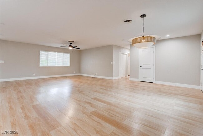 Building Photo - 1404 Campbell Dr