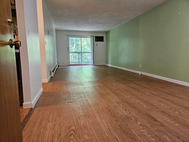 Foto del edificio - 310 Brook Village Rd