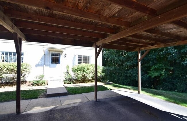 Foto del edificio - Woods Edge 2-Bedroom Townhome!
