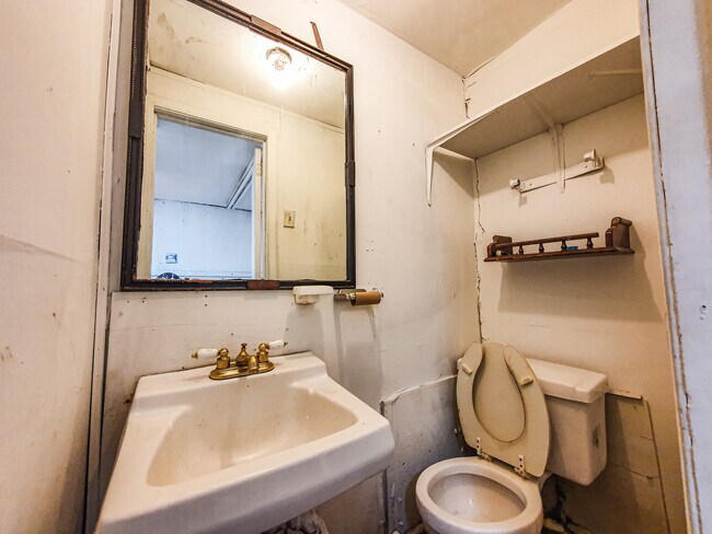 Building Photo - 3504 Bergenline Ave