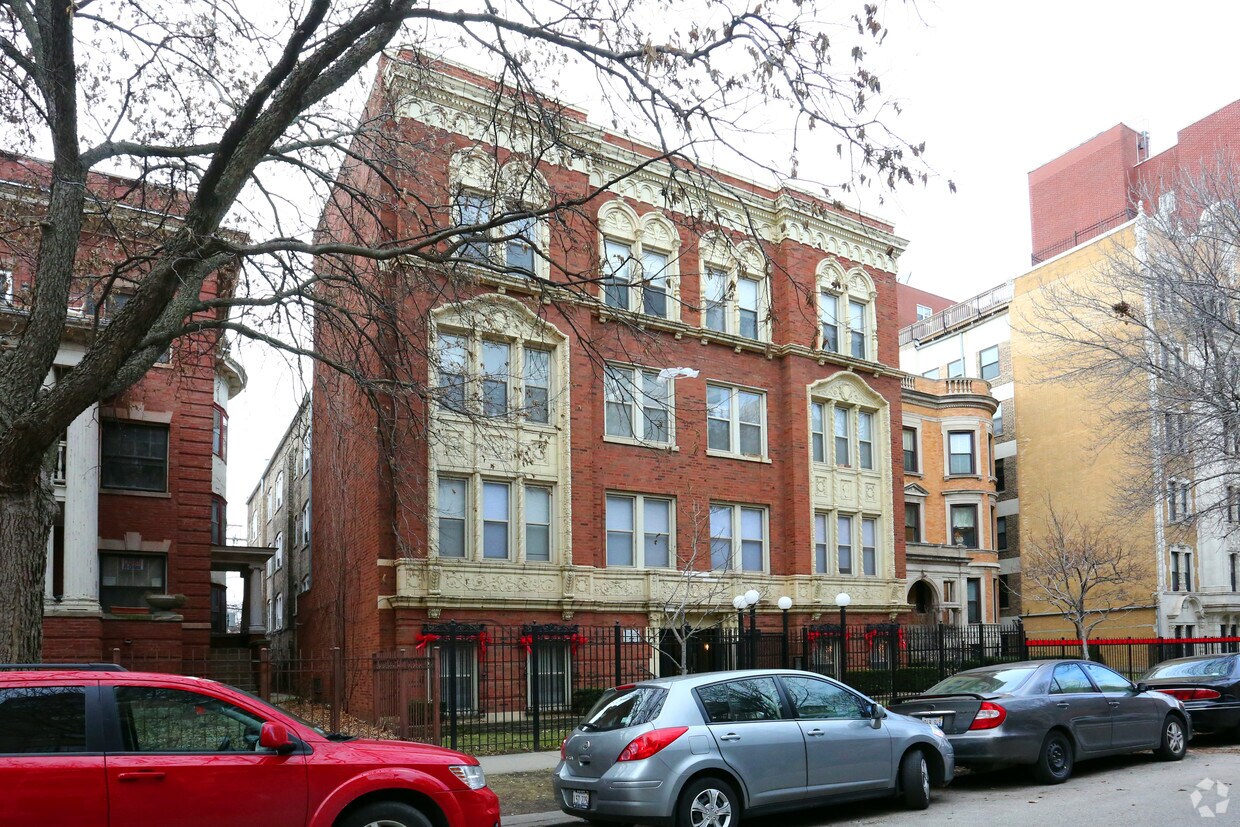 Building Photo - 5634 N Kenmore Ave