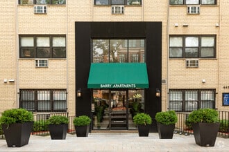 Building Photo - 448 W Barry Ave