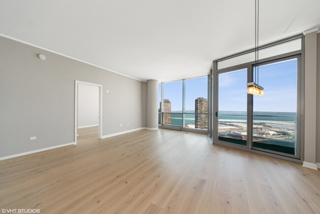 Building Photo - 420 E Waterside Dr