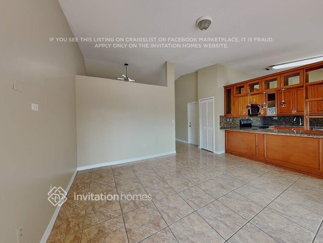 Building Photo - 5851 SW 163rd Pl