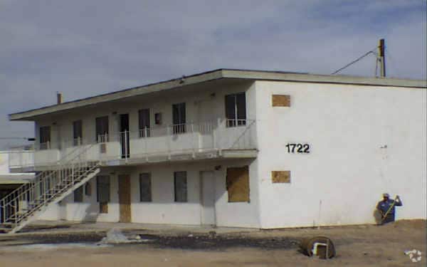 Building Photo - 1722-1726 W Bonanza Rd