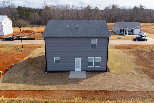 Building Photo - Brand new 4-bedroom / 3 Bath with a main-l...