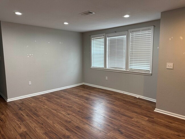 Foto del edificio - 2728 12th St