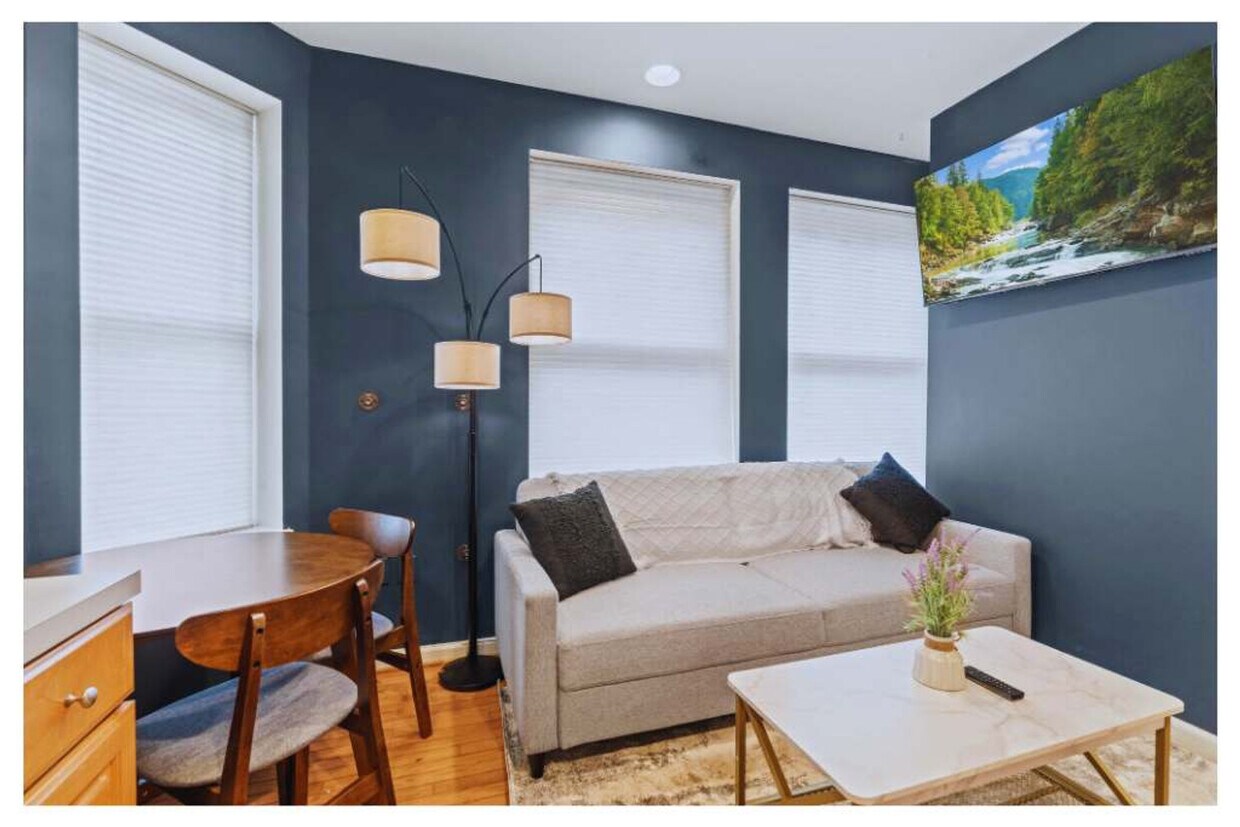 Foto principal - 242 S 17th St