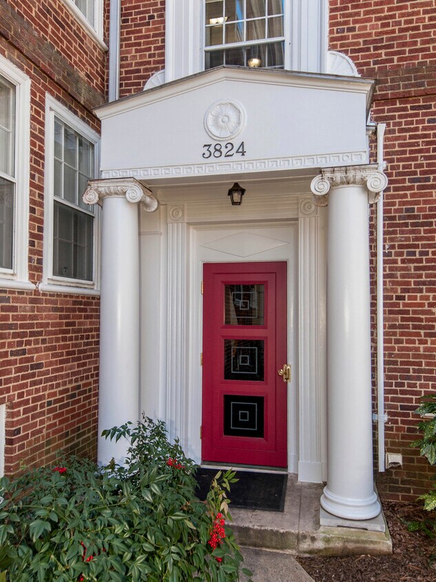 Primary Photo - 3824 Porter St NW