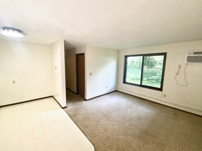 Foto del edificio - 1030 E Court St