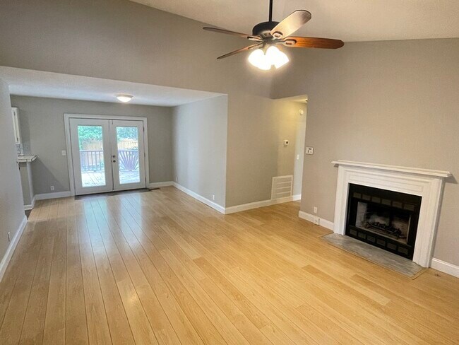 Foto del edificio - South Nashville off Nolensville Rd close t...